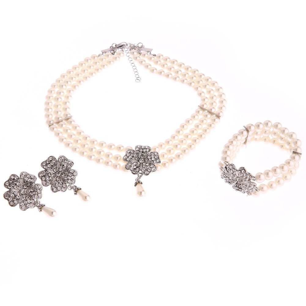 Audrey Hepburn Breakfast at Ti - Women'S Accessories In The 1950S avis et prix