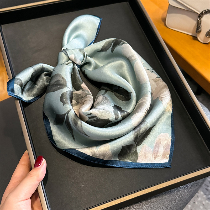 100% foulard en soie Bandana f - Silk Scarf Square avis et prix