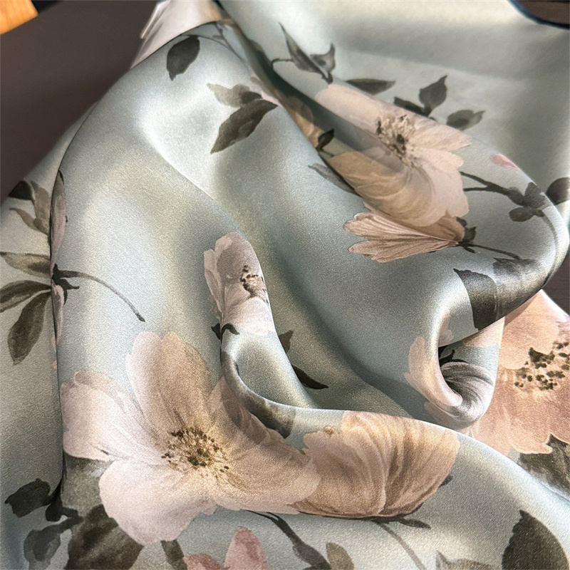 100% foulard en soie Bandana f - Silk Scarf Square avis et prix