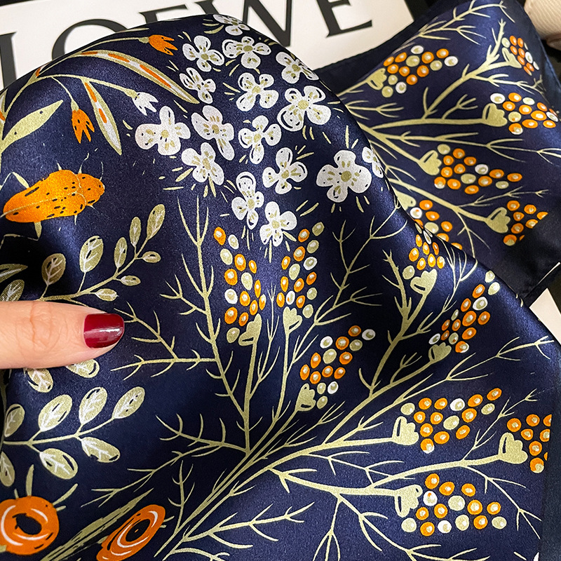 Nouvelle Collection 2026 – Fou - Silk Scarf Square avis et prix