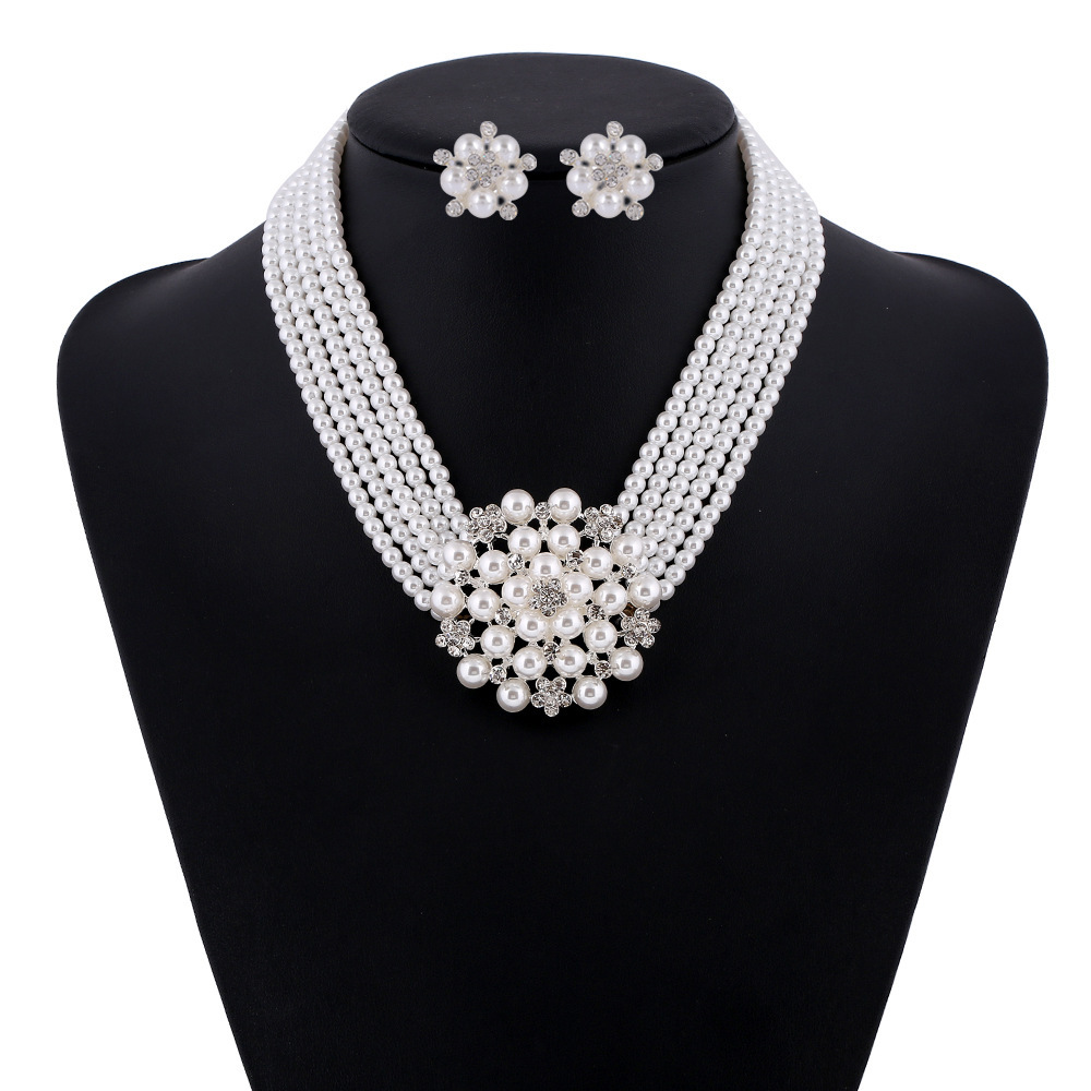 Audrey Hepburn petit déjeuner  - Women'S Accessories In The 1950S avis et prix