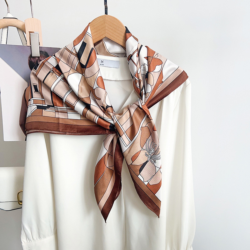 Nouveau Foulard Carré en Soie  - Silk Scarf Square avis et prix